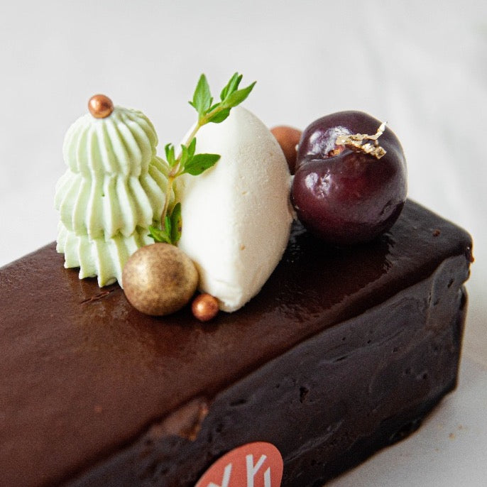 Deluxe Chocolate Orange (W6 x D18 x H6 cm)