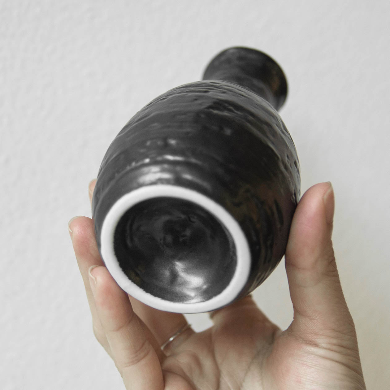 MEC-B4.Bình Sake gốm đen