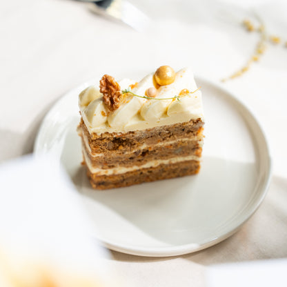 Walnut Carrot Cake (15cm)