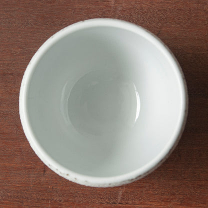 MEC-C1.Chén trắng chấm đen