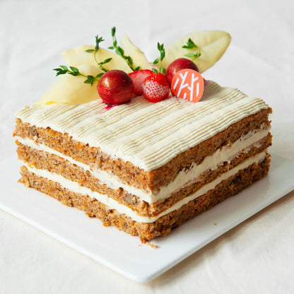 Walnut Carrot Cake (15cm)