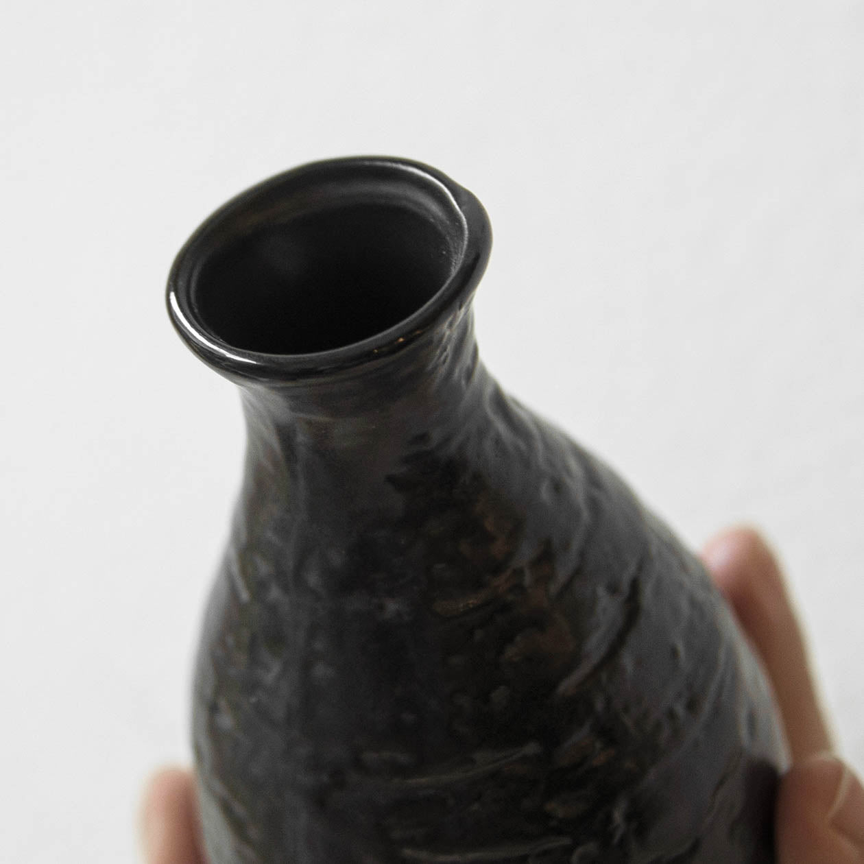 MEC-B4.Bình Sake gốm đen